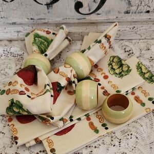Vintage Crate&Barrel Veggie Print Napkins with Wood Rings Set of 8